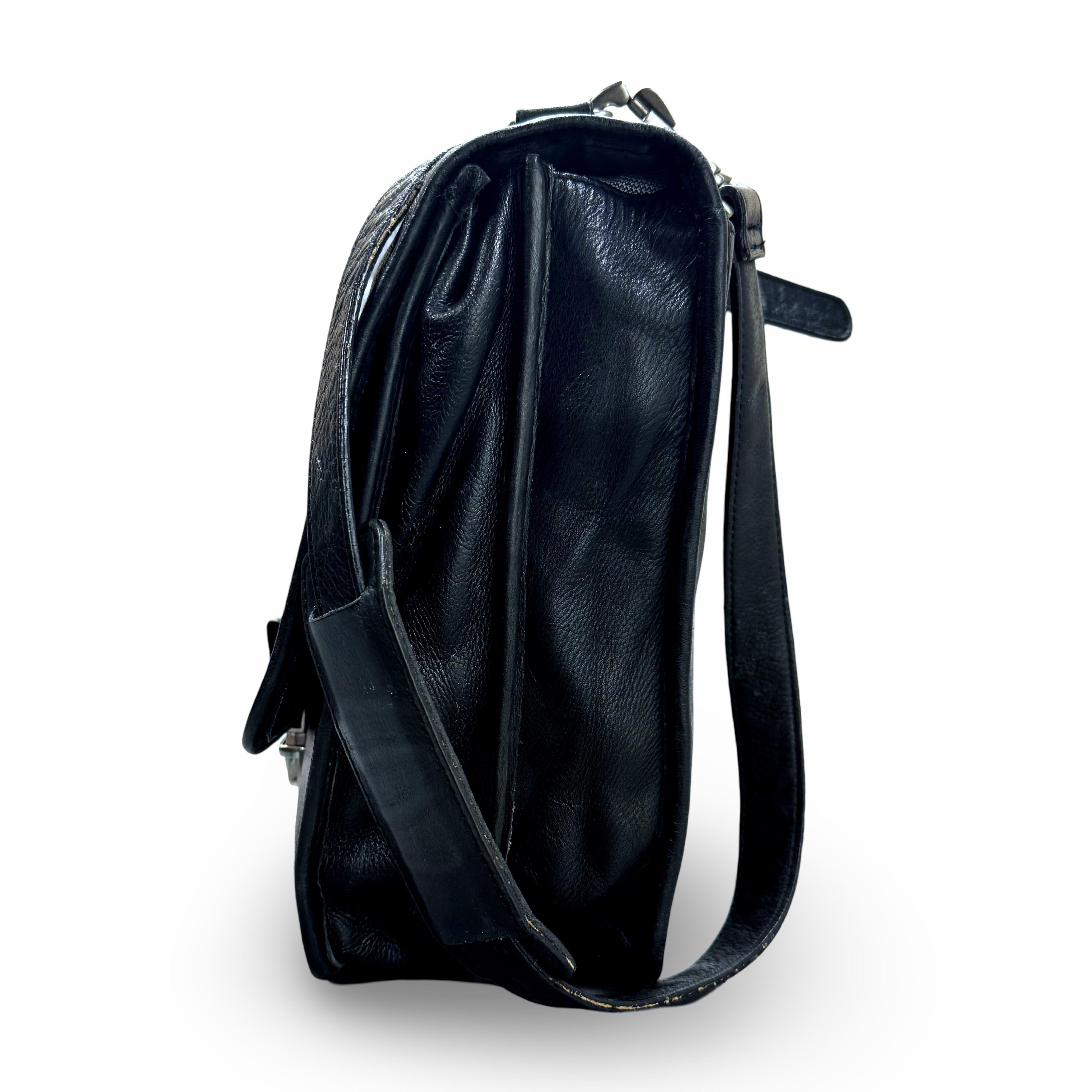 Wilsons Vintage Structured Messenger Bag | Genuine Grained Leather | Fits up to 15.6” Laptop