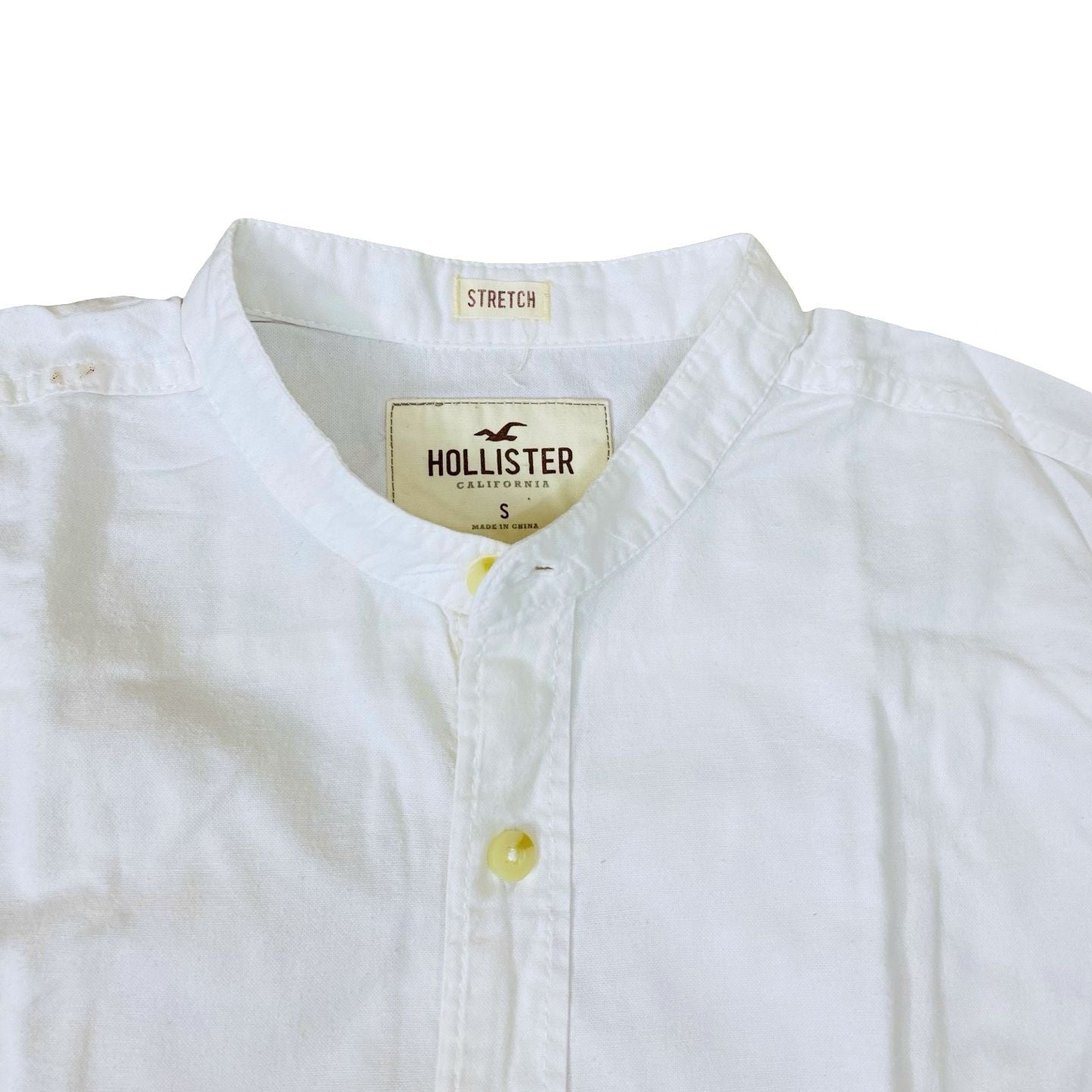 Hollister  White [Medium Chest 22”]