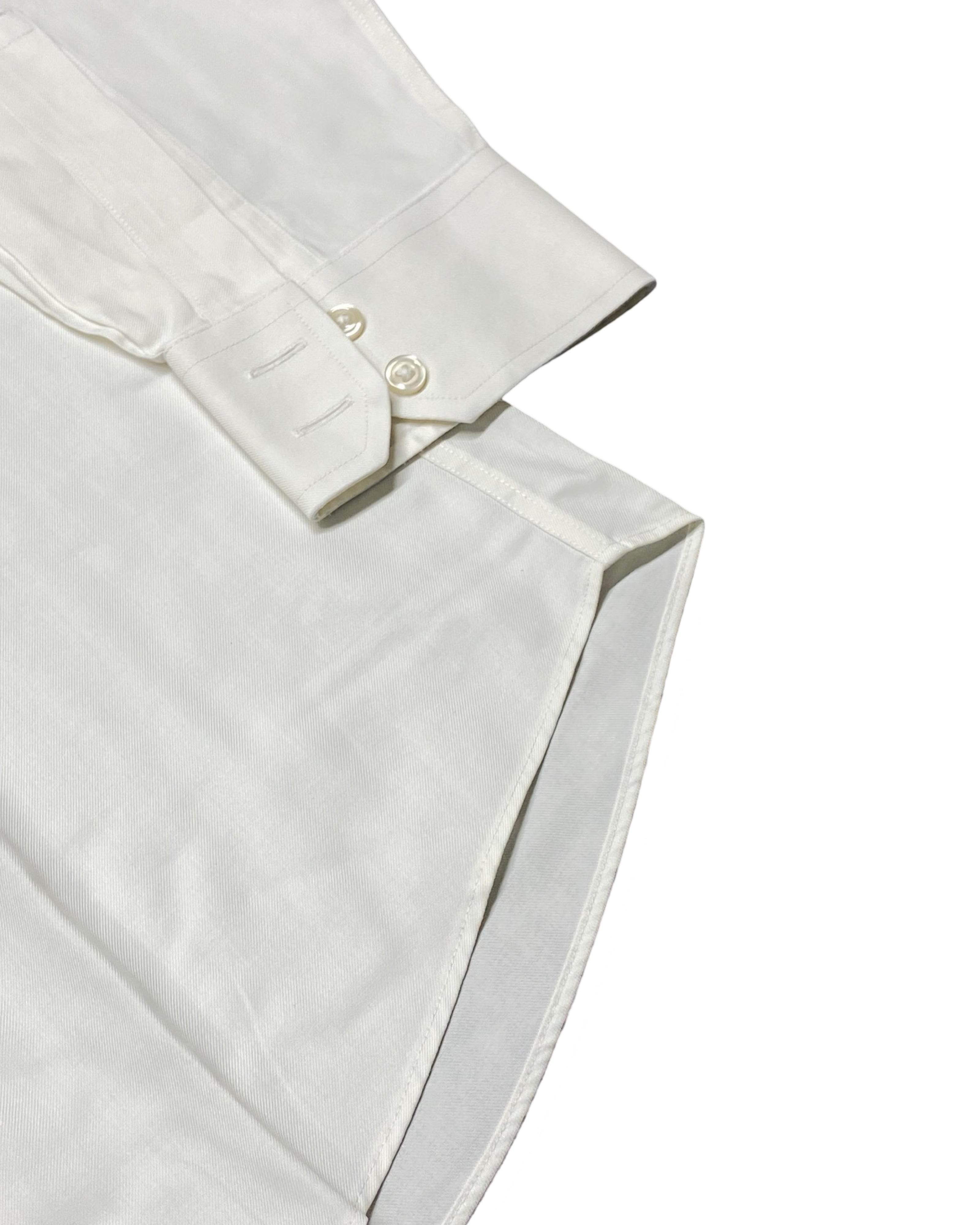 Charles Tyrwhitt White Dress Shirt | Chest 22.5” | Medium