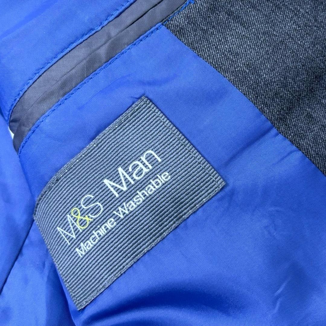 M&S Man Charcoal grey  100% polyster  Chest 18.5" Length 30" Sleeves 25"