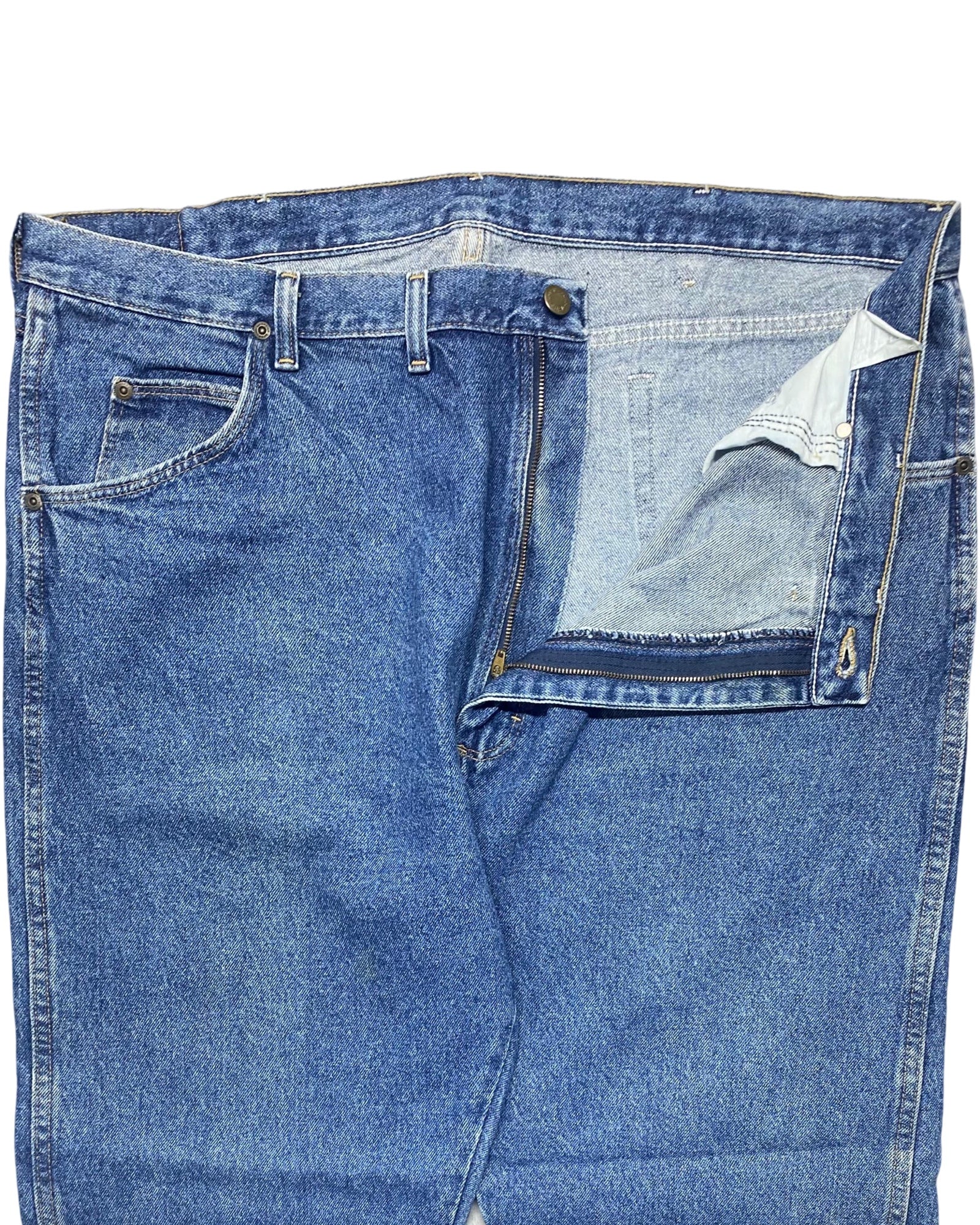 Wrangler Classic Mid-Wash Jeans | Waist 42” | Length 43.5”